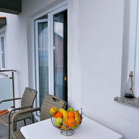Haus Zora Ferienwohung 4 *